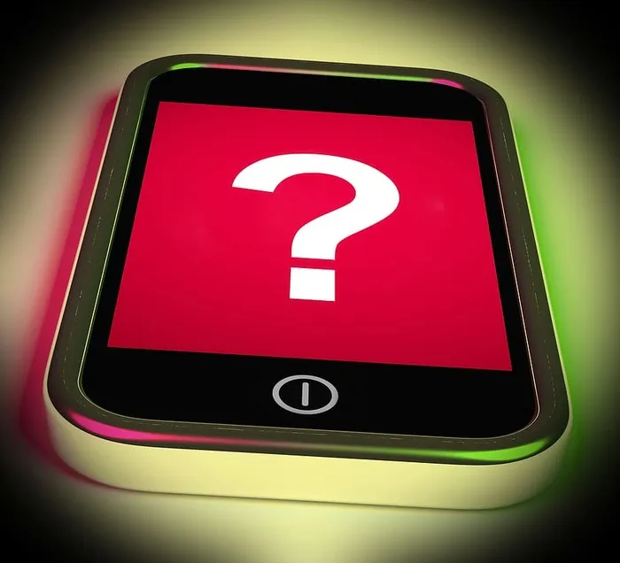 手机上的问号表示帮助、困惑和怀疑