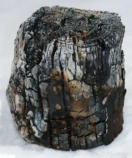 雪,烟熏,篝火,特写,艺术和工艺,没有人,表现,人类的表现 雪,烟熏,篝火,特写,艺术和工艺,没有人,表现,人类的表现