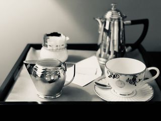 英国，大伦敦，卡莱尔之家，瓷器，银，牛奶，水壶，信封