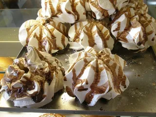 蛋糕、蛋白酥皮、糕点、食品和饮料、食品、新鲜度、嗜好、甜食