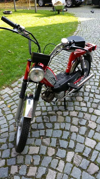 摩托车、轻便摩托车、大力士、交通工具、两轮车、车辆、经典型、旧款