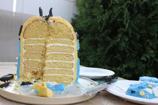 蛋糕、派对、晚餐、糖霜、甜点、食物、食物和饮料、甜食