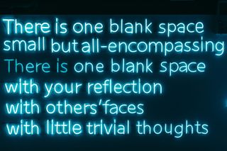 霓虹灯、灯光、夜光、蓝色、夜间、数字、技术、文字