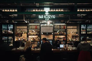 波兰华沙“Koszyki”市场大厅，俗称“人民集市”