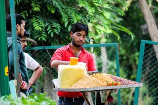 当地卖家、印度人、供应商、零售商、经销商、男性、成年人、两人