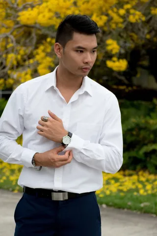 亚洲人，春天，黄色，花朵，夏天，黄色花朵，男人，商人