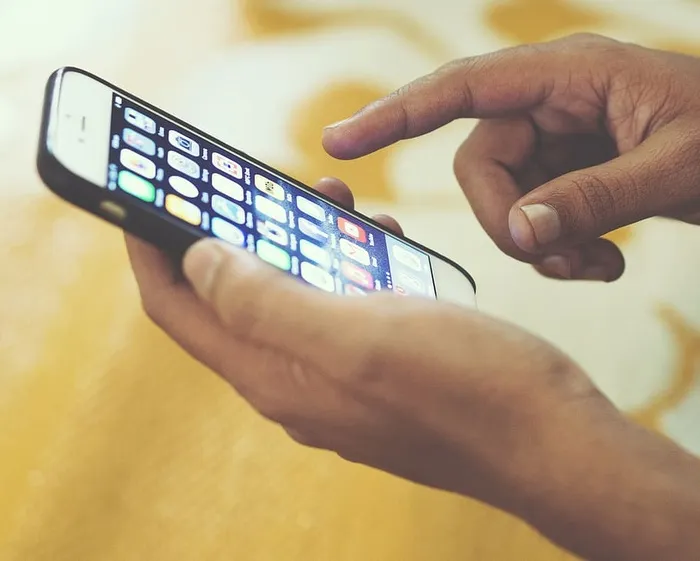 银色iphone 6、黑色、手机壳、iphone、手机、手机、智能手机、设备