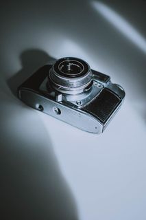 白色表面上的MILC