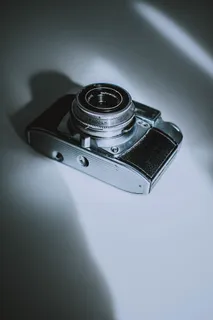 白色表面上的MILC