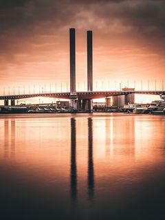 基础设施，桥梁，小插曲，游艇，船，日落，倒影，水