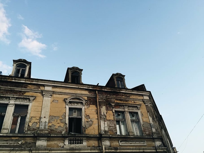 废弃，建筑，建筑，低角度拍摄，透视，窗户，天空，建筑结构