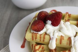 威化饼干，维也纳华夫饼干，甜点，食品，营养，盘子，甜味，浆果