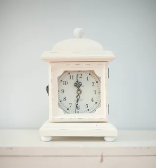 白色，木制，台钟，美好时光，时钟，时间，老式，闹钟