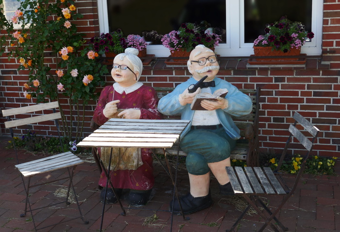 舒适、咖啡时间、奶奶、爷爷、爷爷奶奶、花园、装饰、正面视图