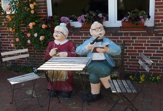 舒适、咖啡时间、奶奶、爷爷、爷爷奶奶、花园、装饰、正面视图