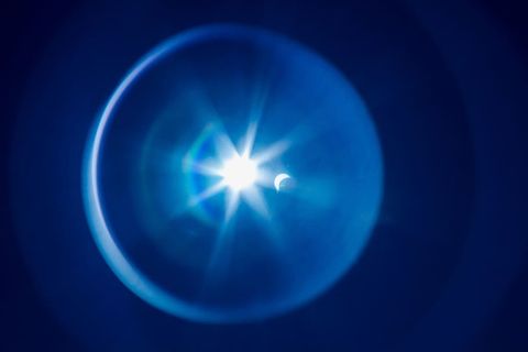 太阳，月亮，自然景观，日食，天空事件，蓝色，光-自然现象，形状