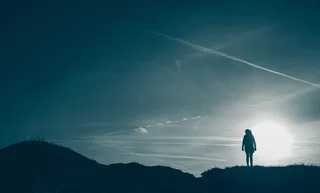 人物剪影，剪影，摄影，人类，站立，靠近，草，日光