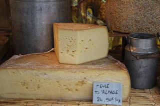 切片面包，奶酪，半硬奶酪，gouda，käseplatte，食品，食品和饮料，容器
