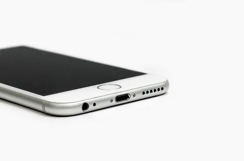 银色iphone 6、iphone、苹果、手机、小工具、电子产品、科技、白色 银色iphone 6、iphone、苹果、手机、小工具、电子产品、科技、白色