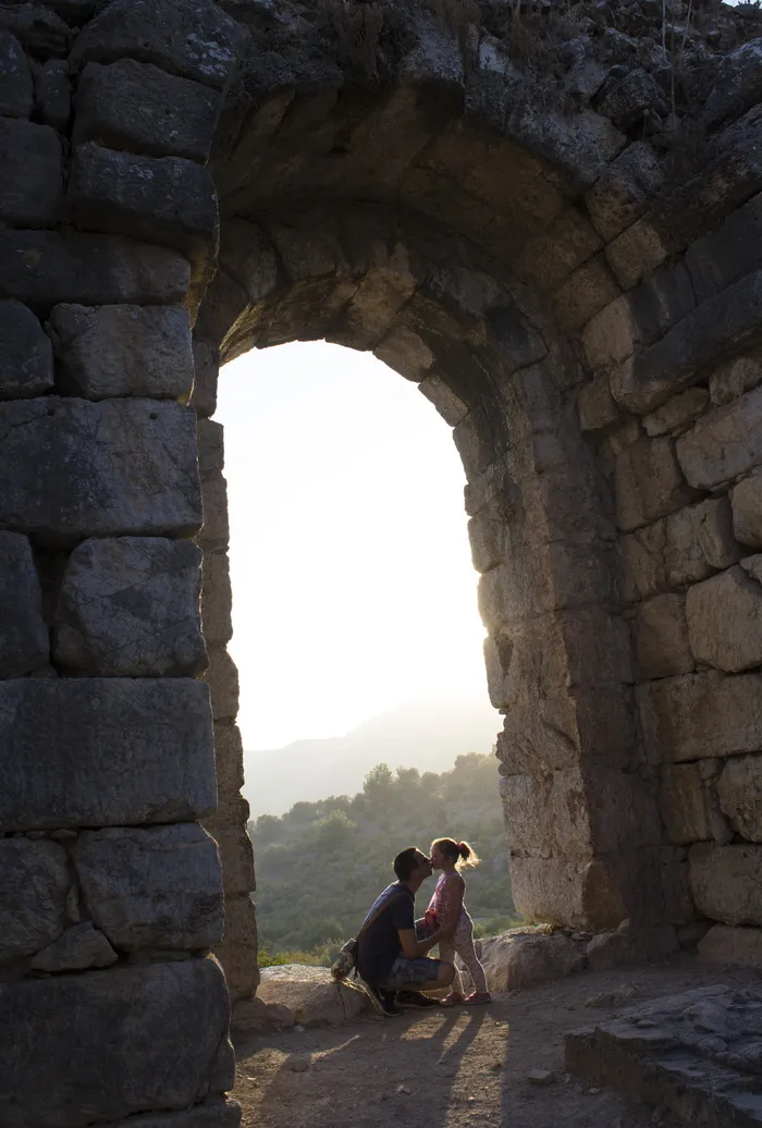 吻，孩子，爸爸，爸爸，土耳其，库阿诺斯，库阿诺斯，历史