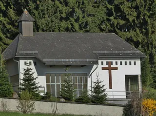 停尸房、墓地、葬礼、房屋、建筑、已建结构、工厂、建筑物外部