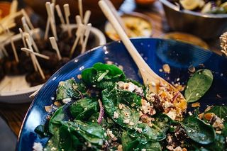 传统的中东羊肉科夫塔晚餐