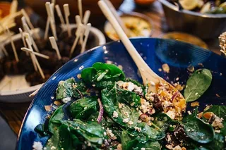 传统的中东羊肉科夫塔晚餐