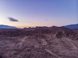 黄昏天空下的落基山