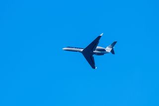 白色，飞机，飞行，天空，私人喷气机，喷气机，飞机，尤泰航空，尤泰航空