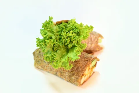 饮食、鹰嘴豆泥、含淀粉、棕色、面包、蔬菜、新鲜度、食品和饮料