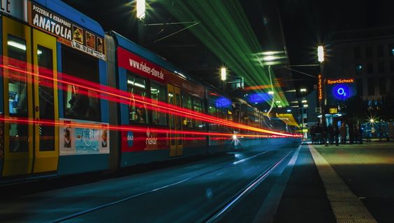 有轨电车夜间延时摄影 有轨电车夜间延时摄影