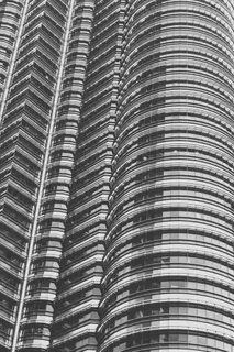 幕墙建筑的低角度摄影