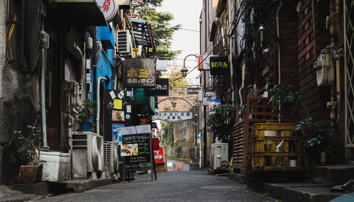 空的街道，黑色，黑板，灰色，木制，框架，道路，人