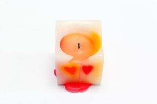 蜡烛，点燃蜡烛，蜡烛，摄影棚快照，白色背景，室内，单个对象，剪切