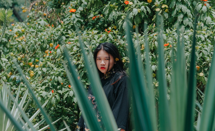 亚洲女性浅焦摄影
