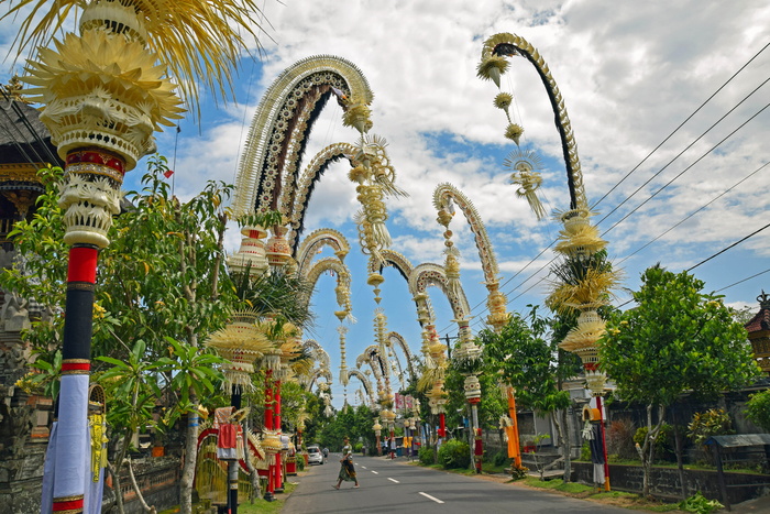 黄色，红色，塔楼，黑色，沥青路，巴厘岛，印度尼西亚，旅行