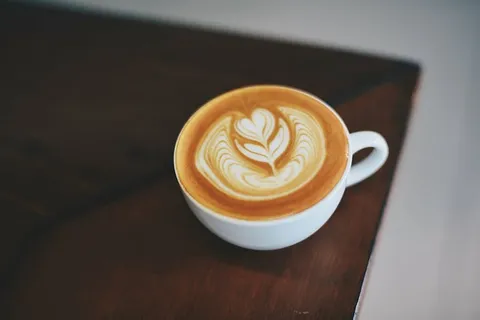 杯子,拿铁,桌子,咖啡,咖啡馆,木头,热的,马克杯 杯子,拿铁,桌子,咖啡,咖啡馆,木头,热的,马克杯