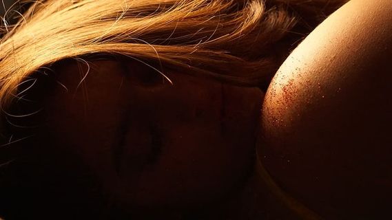 goldenhour，闪光，实验，头发，特写，，一个人，身体部位