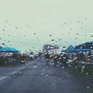 景深,雨,雨滴,窗户,雨滴,汽车,潮湿,雨滴 景深,雨,雨滴,窗户,雨滴,汽车,潮湿,雨滴