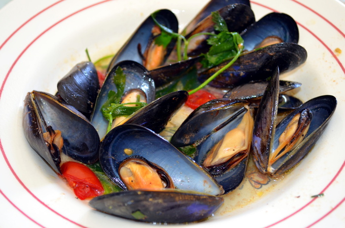 炒贻贝，贻贝，扁萨伦蒂诺，黑贻贝，软体动物，海鲜，食品和饮料，食品