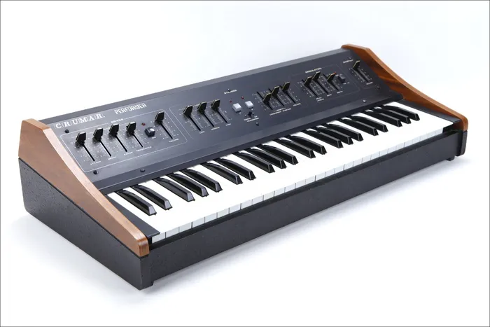 复古合成器、crumar、crumar performer、模拟、synth、白色背景、剪切、音乐