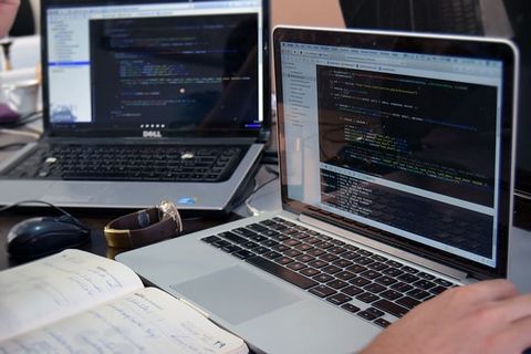 伊朗，大不里士，科技，电脑，通讯，笔记本电脑，无线技术，连接