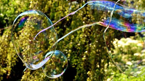 肥皂泡，巨大的，大的，制造肥皂泡，瓦布里格，彩虹色，肥皂水，有趣