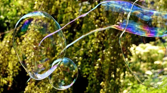 肥皂泡，巨大的，大的，制造肥皂泡，瓦布里格，彩虹色，肥皂水，有趣