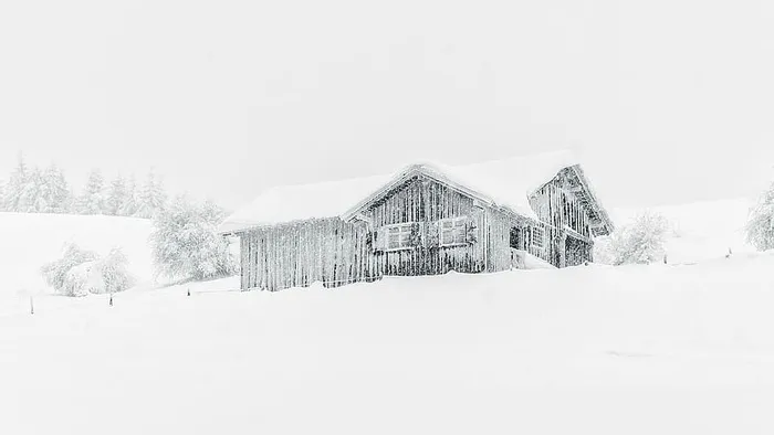 小屋，寒冷，房子，雪，白雪覆盖，冬天，乡村景色，寒冷的温度