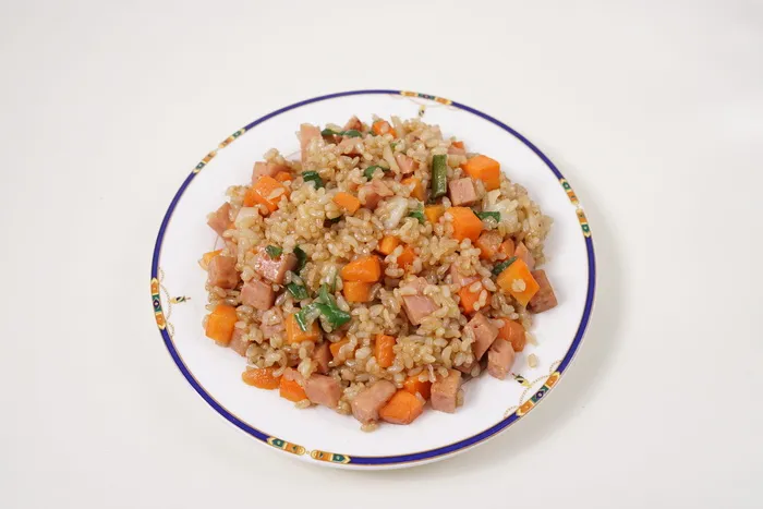 食品，健康，餐饮，炒饭，食品和饮料，健康饮食，幸福，摄影棚拍摄