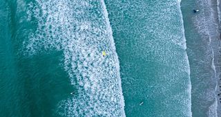 海浪，撞击，海岸，白天，海，海洋，水，波浪