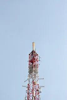 塔低角度照片 塔低角度照片