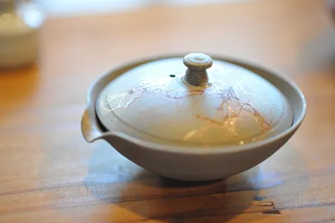 gyokuro，挤压，茶，室内，桌子，无人，特写，木质材料