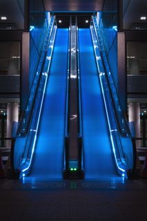 城市景观，城市，自动扶梯，工程，技术，电梯，游人，蓝色